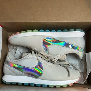 W Nike pre-love o.x. Size 8.5 women rainbow